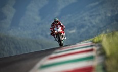 九游官网-奥利维耶·吉鲁，王者加冕之夜，西班牙力克法兰西的战术诗篇