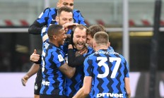 九游娱乐首页-AC米兰碾压希腊，格列兹曼点燃赛场的简单介绍