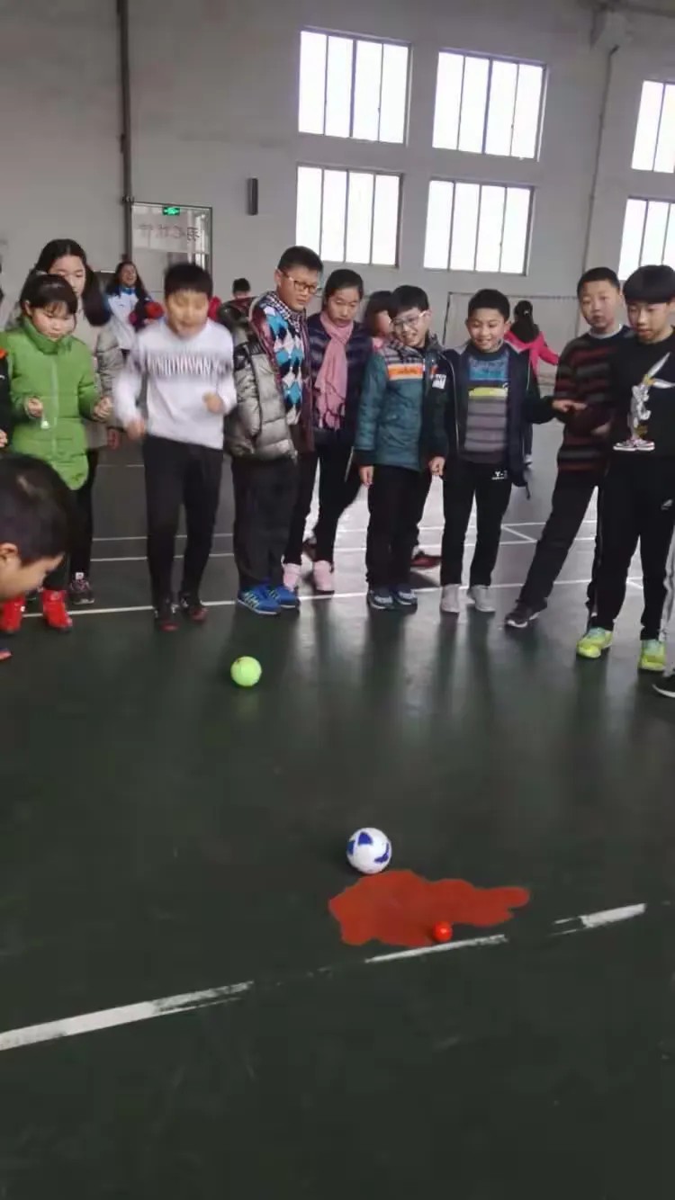 球员技术精湛，向胜利发起冲锋