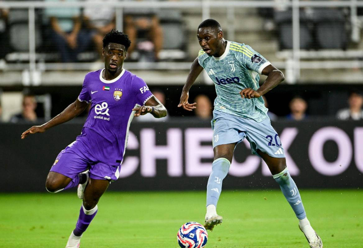 尤文图斯球员庆祝胜利，展望未来挑战