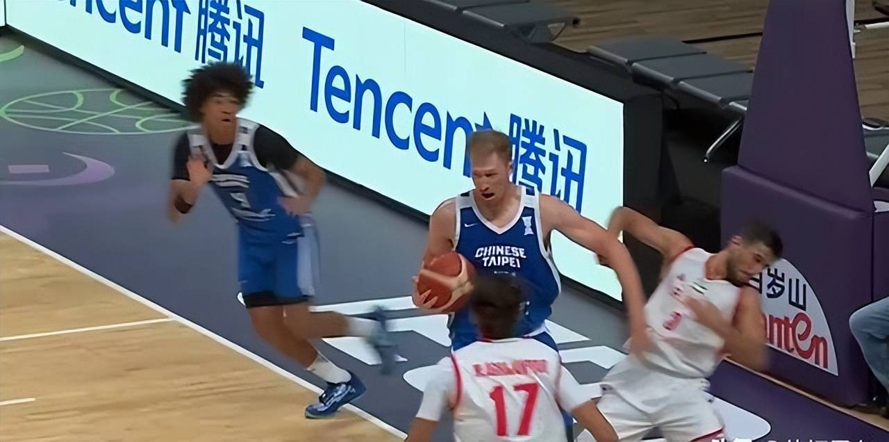 比赛中球队展现统治力,成为强者 比赛中球队展现统治力,成为强者