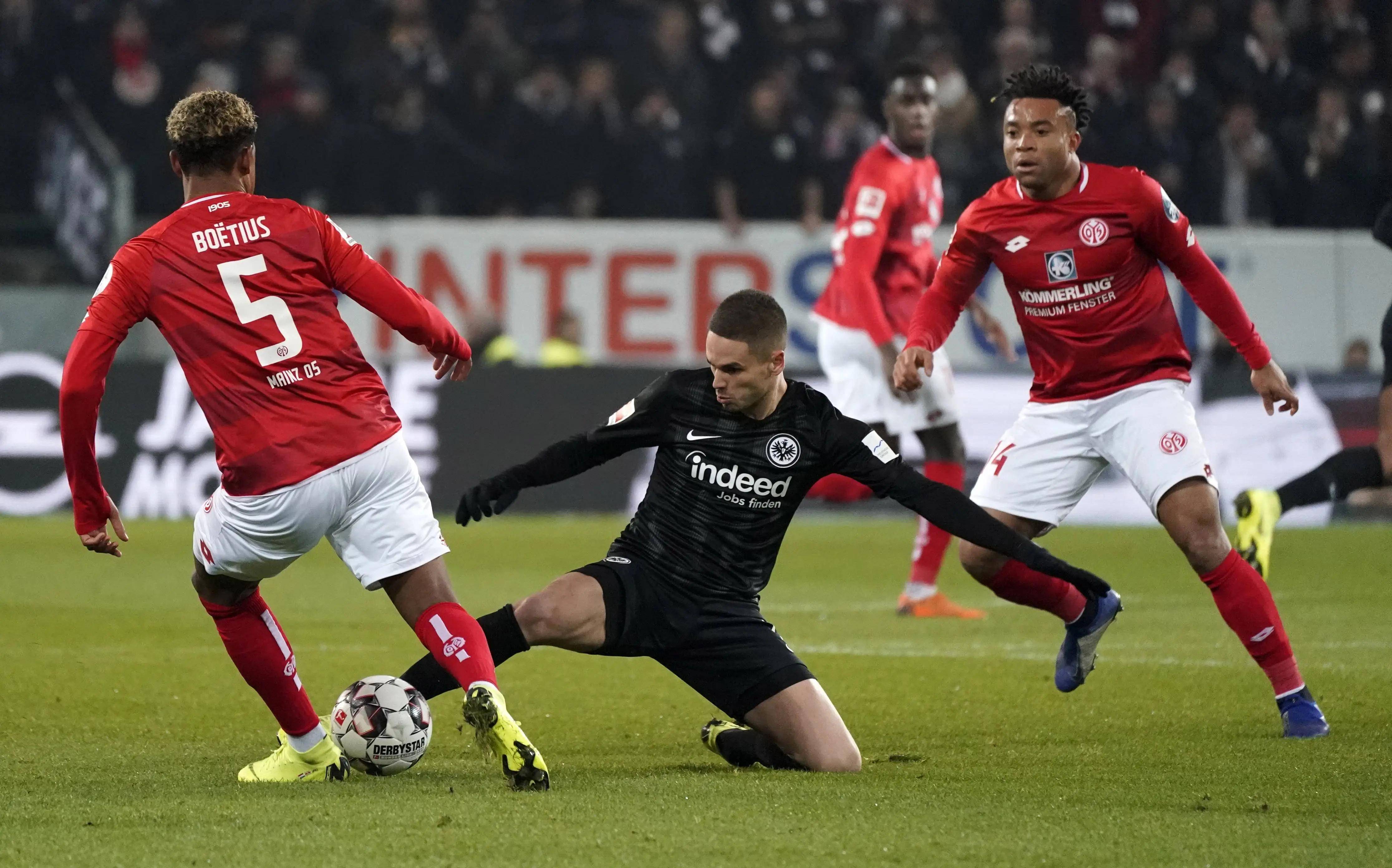 美因茨队欲在客场比赛中力克对手,争取三分的简单介绍 美因茨队欲在客场比赛中力克对手,争取三分的简单介绍