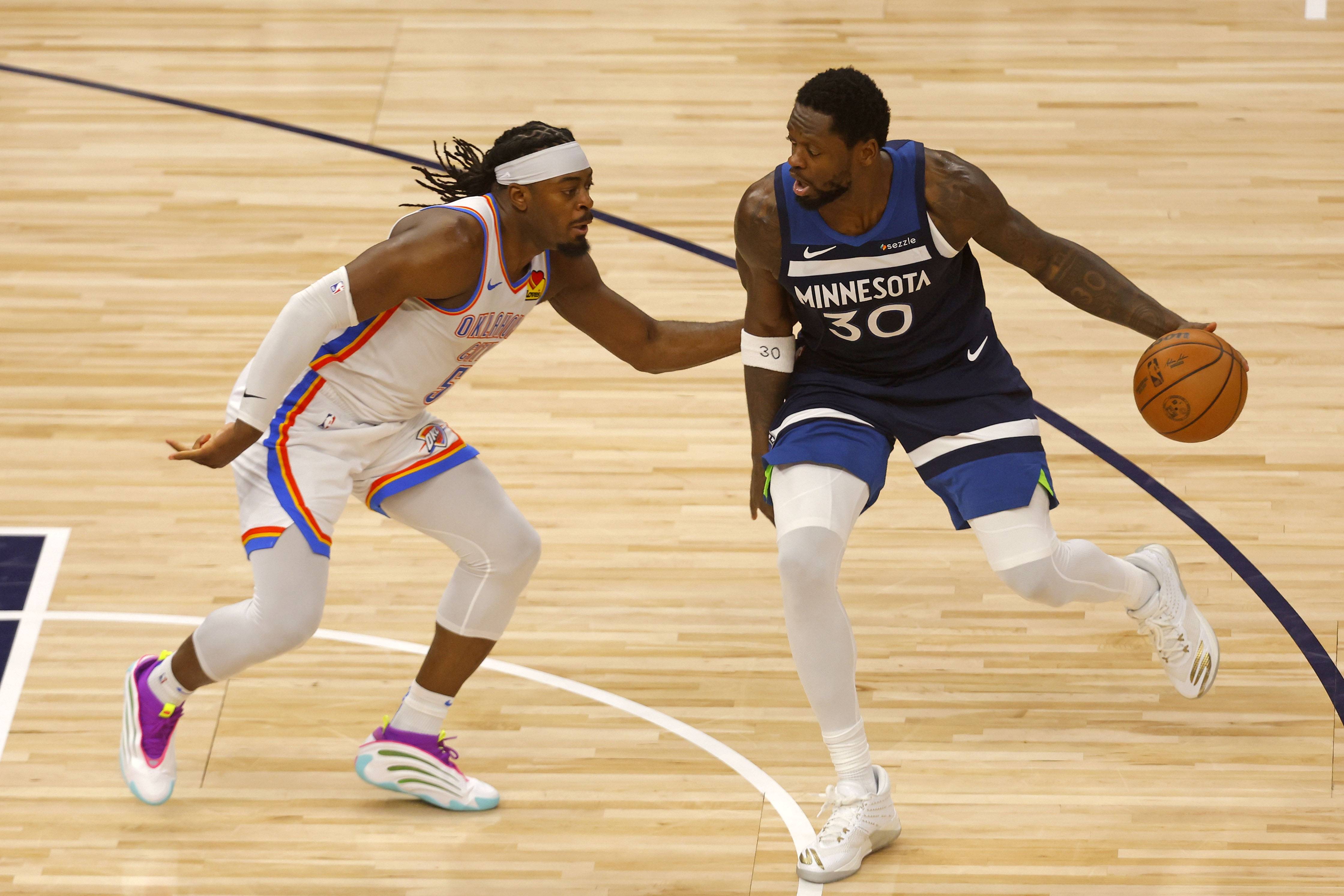 雷霆队年轻球员在场上勇敢亮相，获得肯定的简单介绍