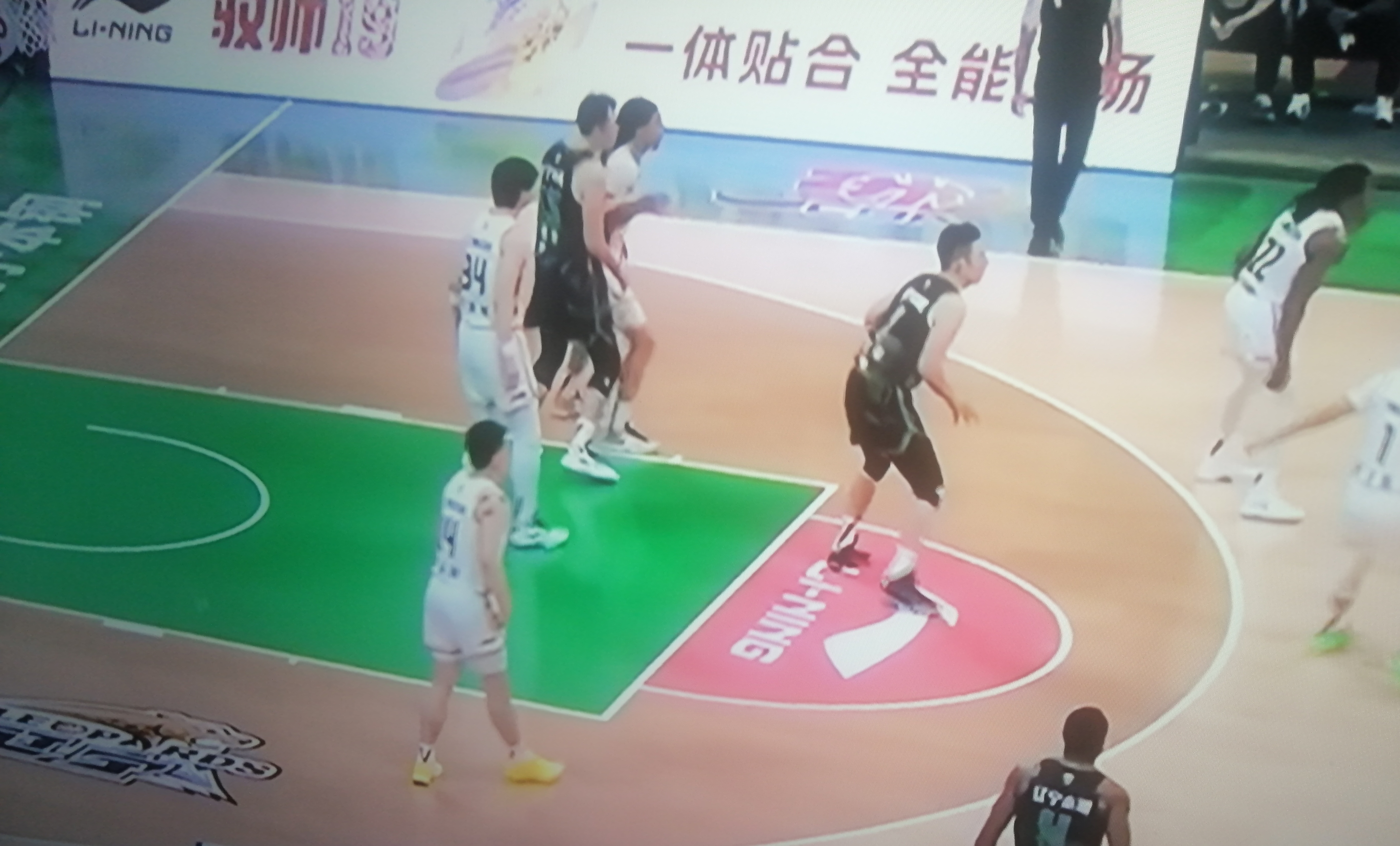 包含上海男篮主场惨败，输球可惜的词条