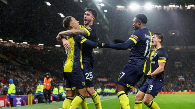 包含南安普顿主场大胜伯恩茅斯，继续追赶前四的词条