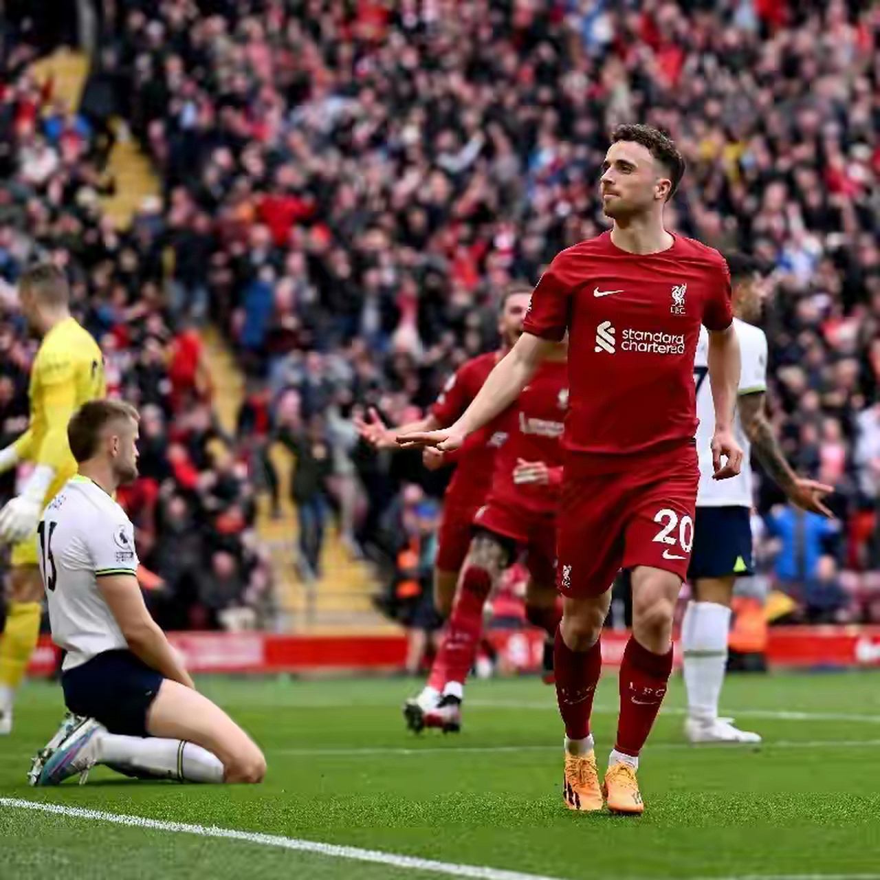 热刺后防线表现出色,成功挡下多次进攻的简单介绍 热刺后防线表现出色,成功挡下多次进攻的简单介绍