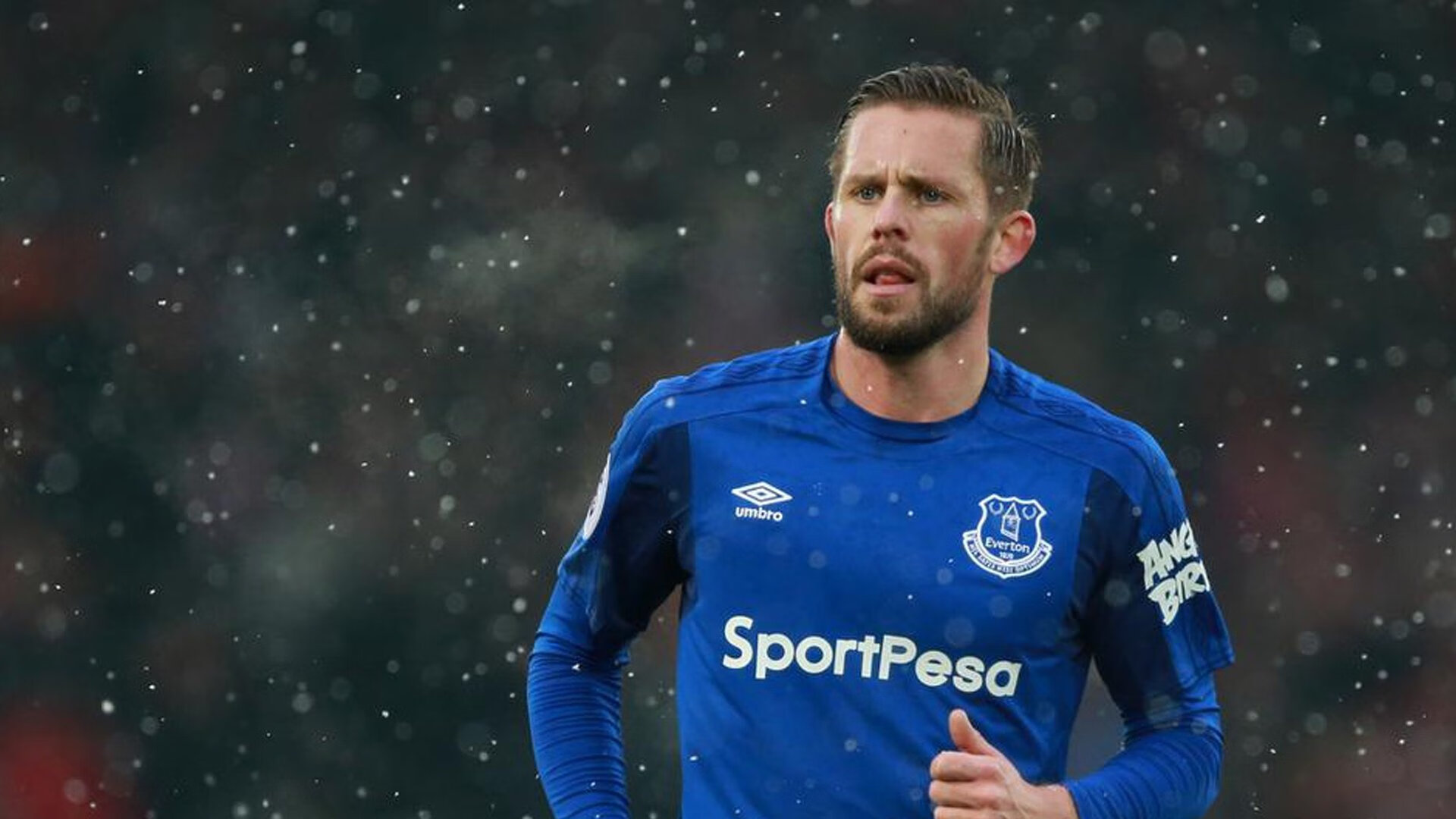 绿茵场与橄榄球场,跨越半球的德比与征服