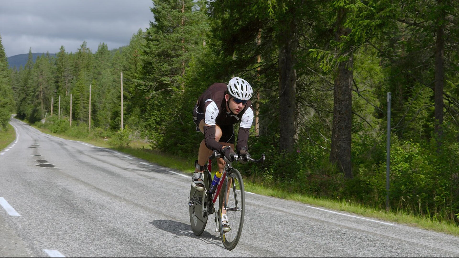 绝境中的橙色悲歌,基耶萨末节闪光,多特蒙德奇迹逆转荷兰